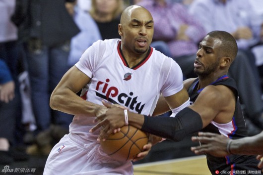 明了他在季 明了他在季