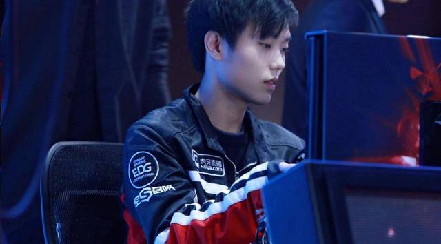 但他凭着惊 但他凭着惊